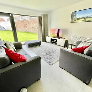  Holiday home Garden View - 2 Bedroom Bungalow